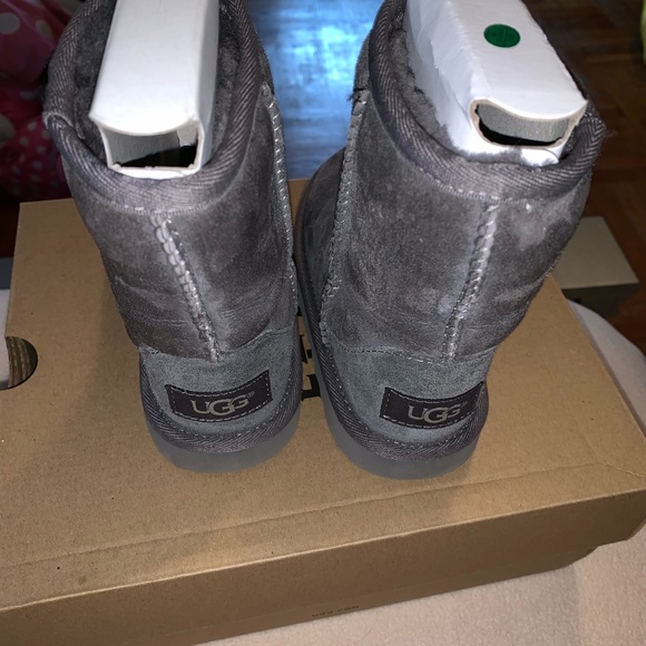 Toddler Girl Ugg - Picture 4 of 5